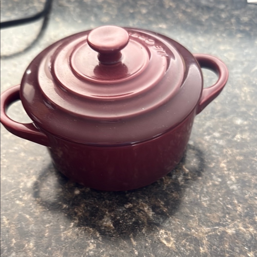 Elegant Burgundy Cast Iron Dutch Oven